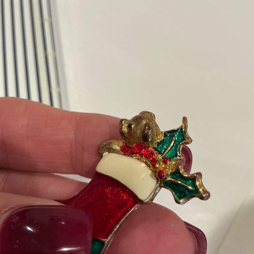 Festive Red Stocking Brooch - Vintage - Picture 4 of 5